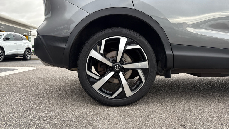 Nissan Qashqai 1.3 DiG-T Tekna 5dr Petrol Hatchback